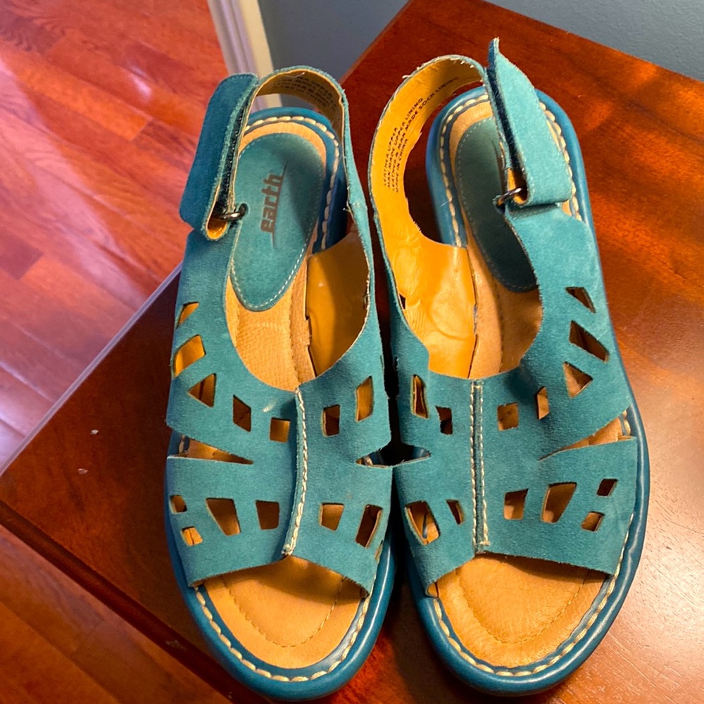 shoes, teal colour EARTH